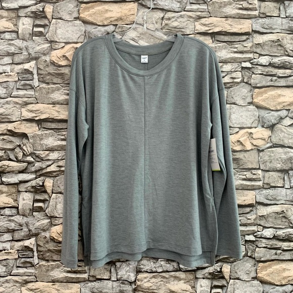#41 NWT Old Navy Active Go Dry Long Sleeve Gray Shirt Top Women’s Size Medium - Picture 1 of 2